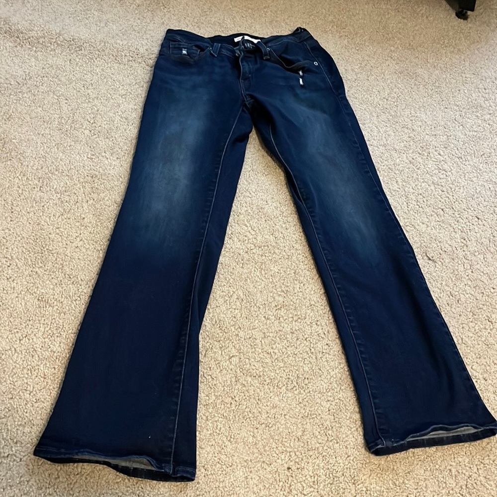 Levi’s Curvy Bootcut jeans- size 29